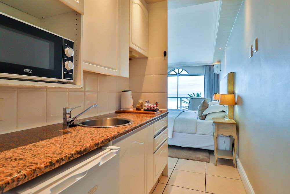Hermanus Beachfront Lodge 42/43