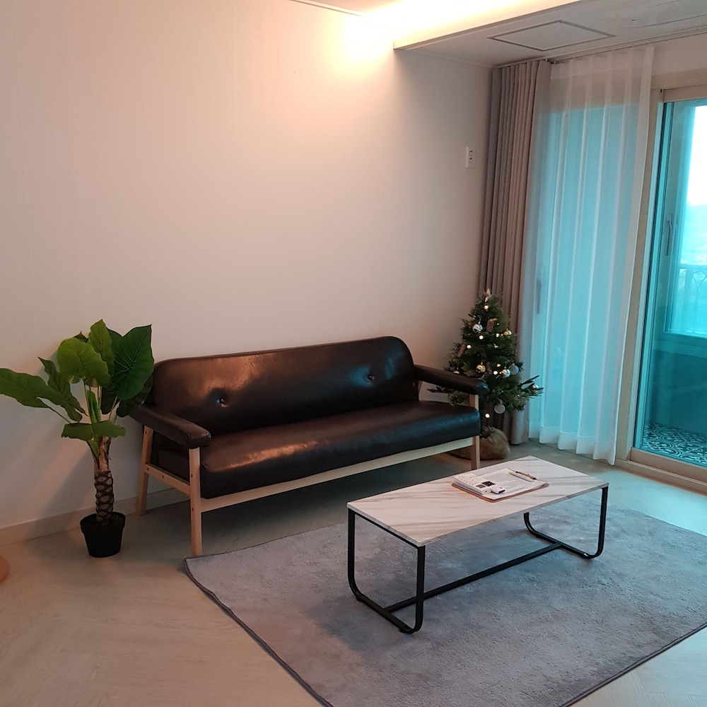 Bookchon Place Jeju 33/60