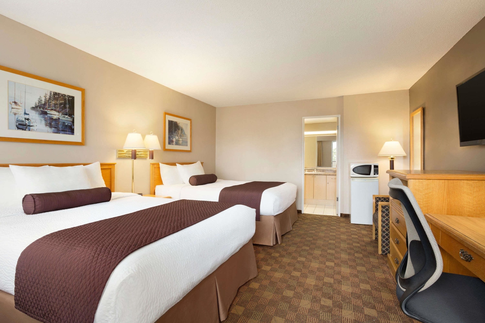 ROOM, 2 DOUBLE BEDS