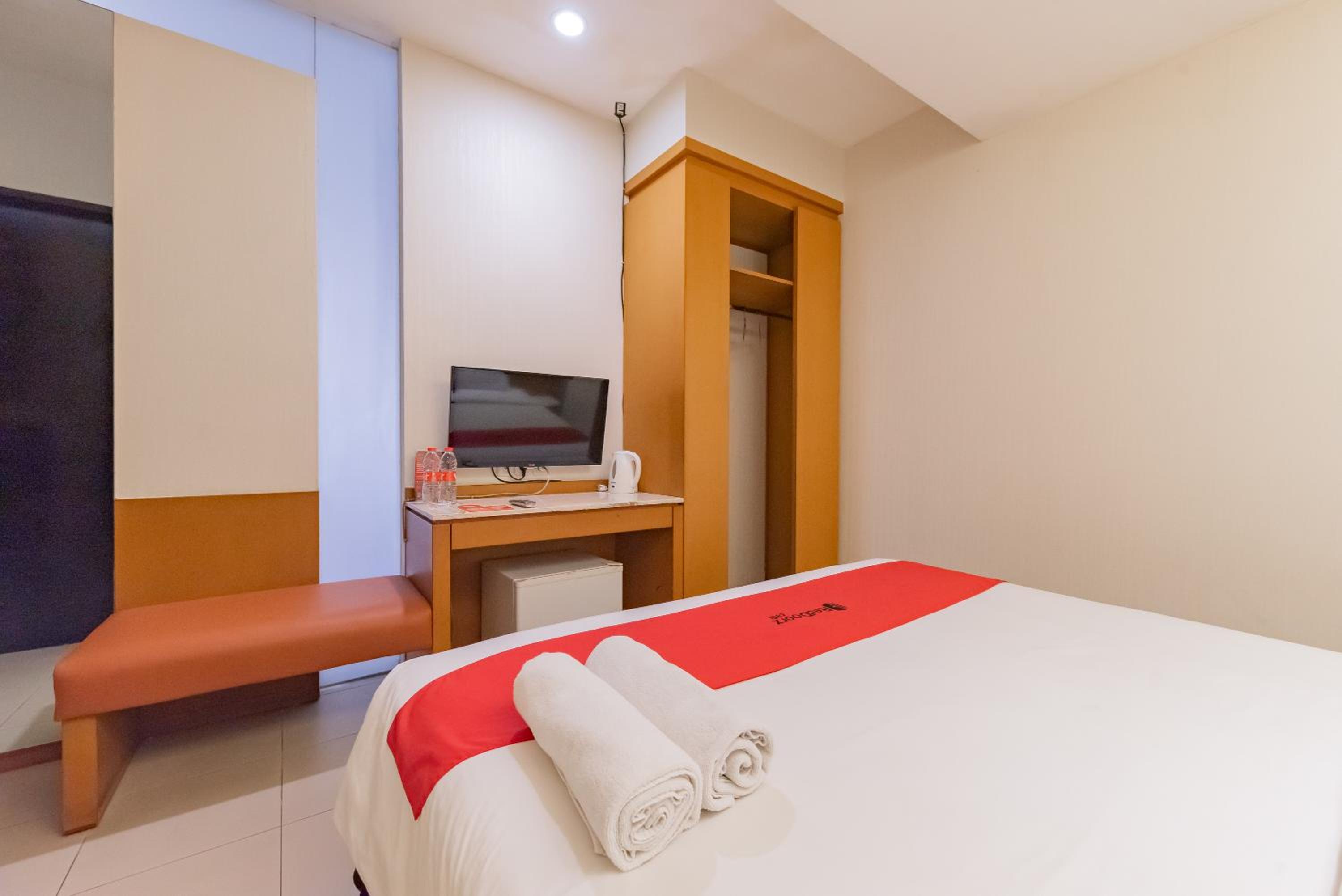 غرفة بسرير مزدوج، RedDoorz Plus @ Cipaganti Street 3 5/9