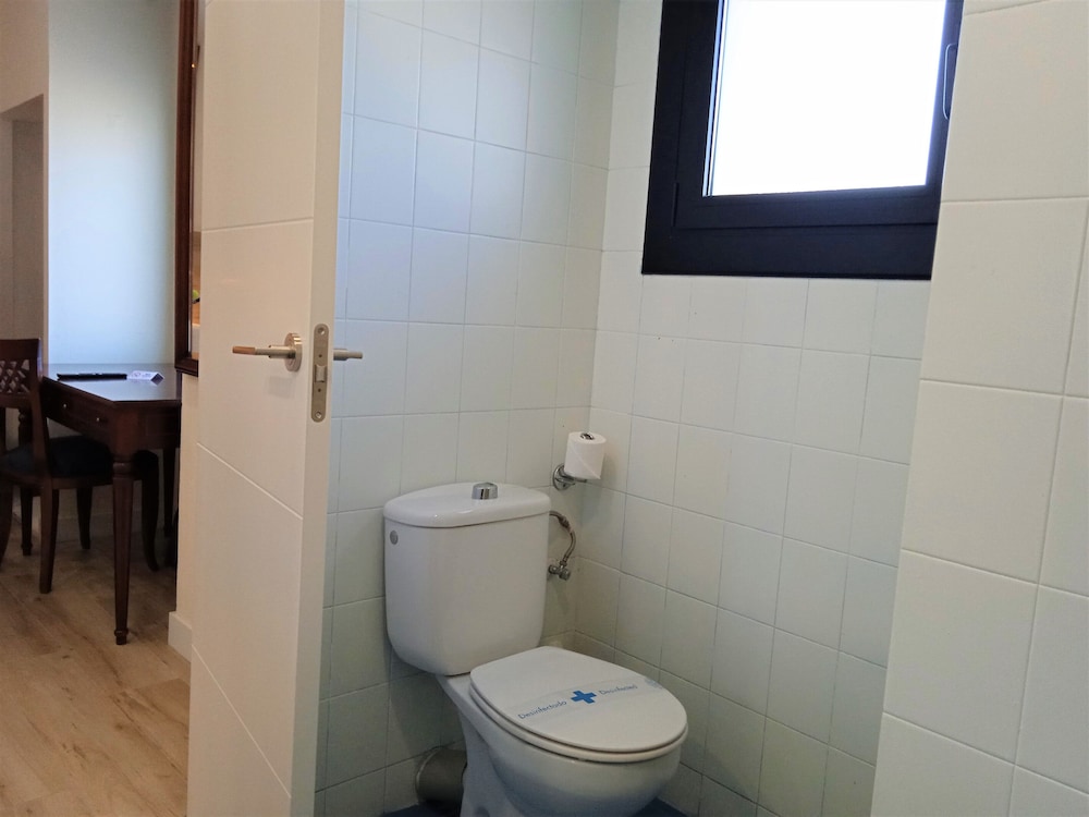 Hotel 153 68/71