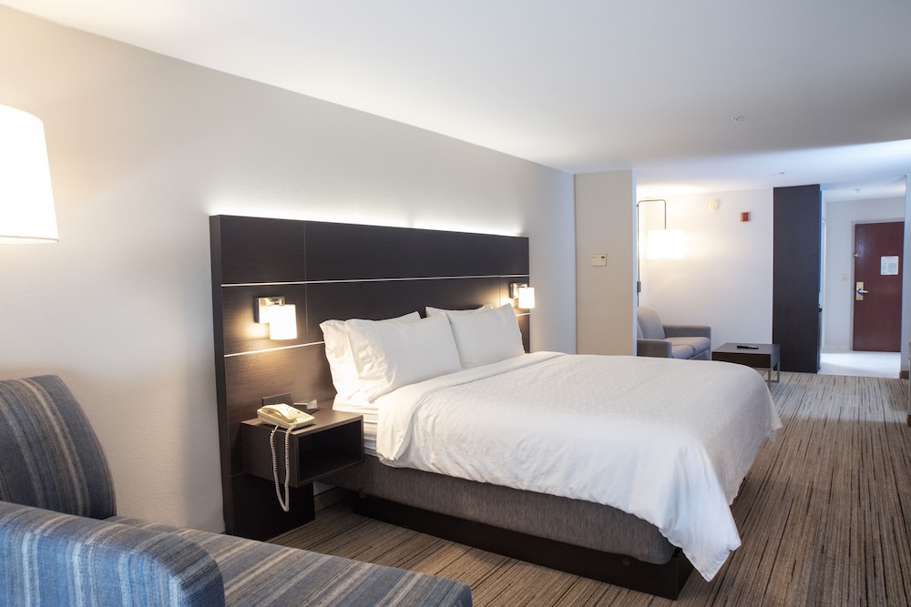 Holiday Inn Express Hotel and Suites Chester-Monroe-Goshen 33/72