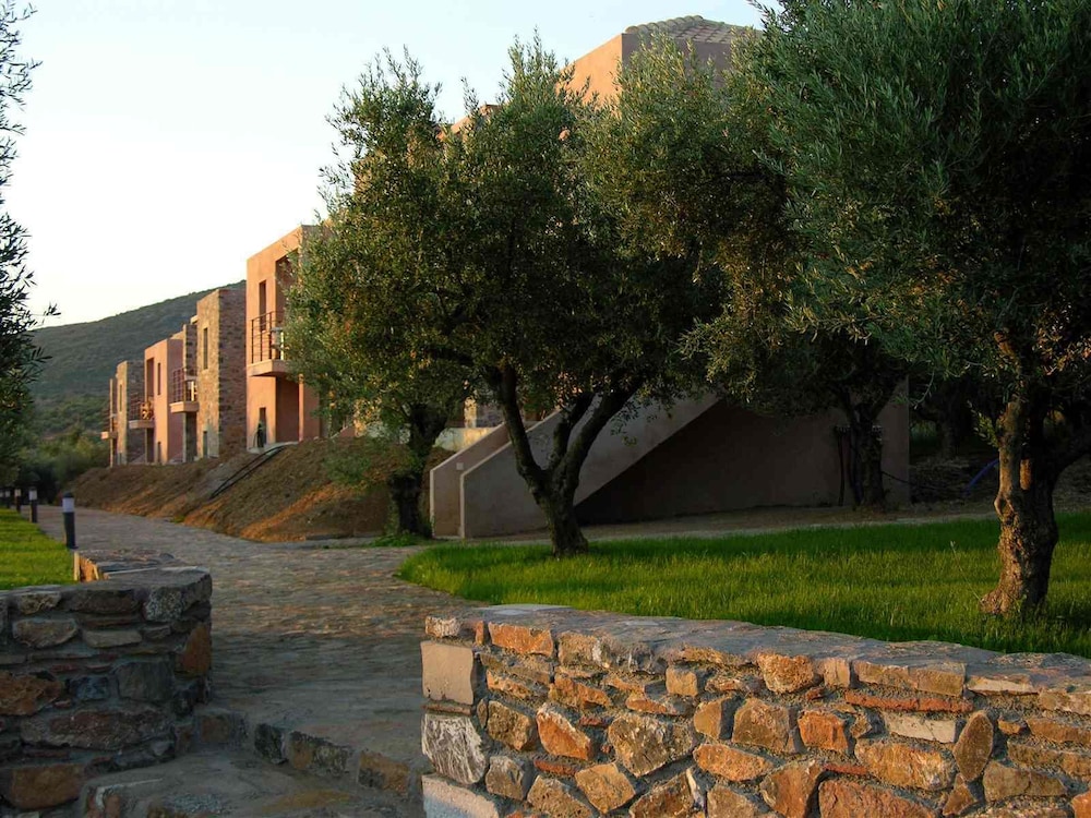 Liotrivi Historical Mansion & Boutique Hotel 61/71