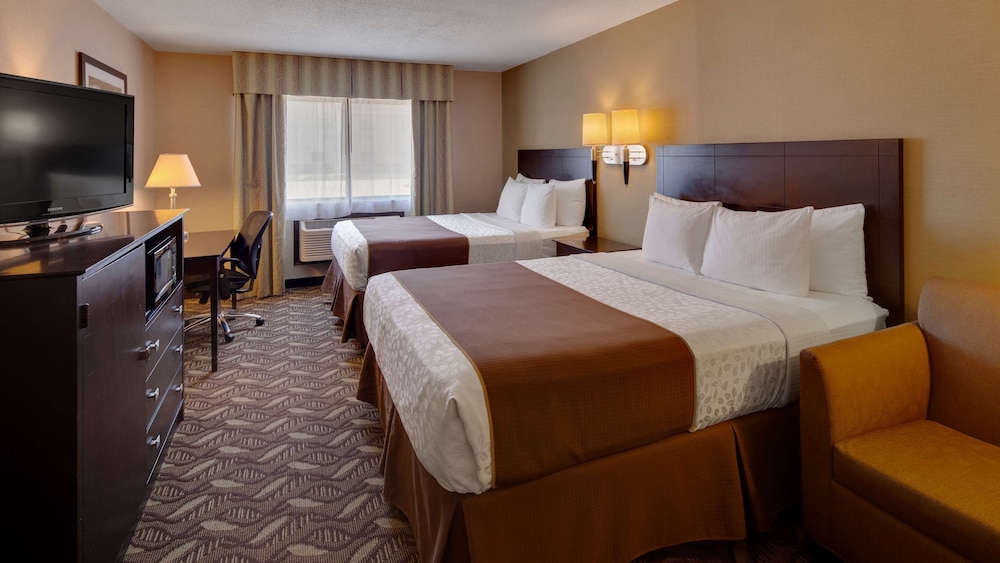 Standard, 2 Queen Beds, Kitchenette