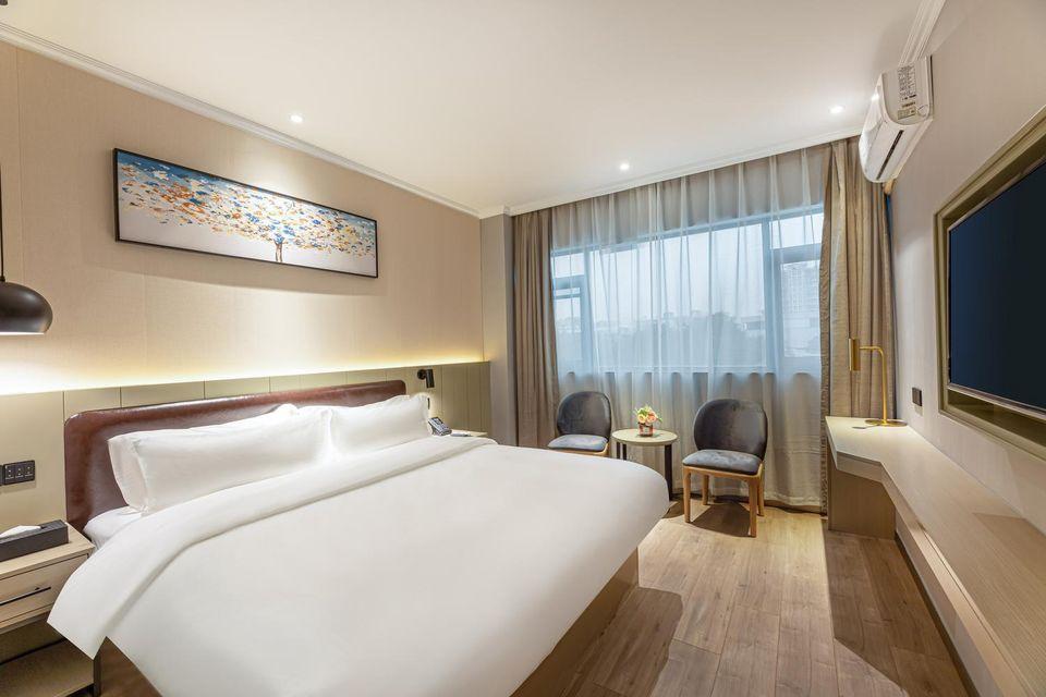 BUSINESS, DOUBLE BED