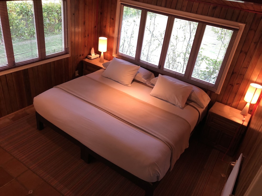 Hotel Rancho Viejo 8/48