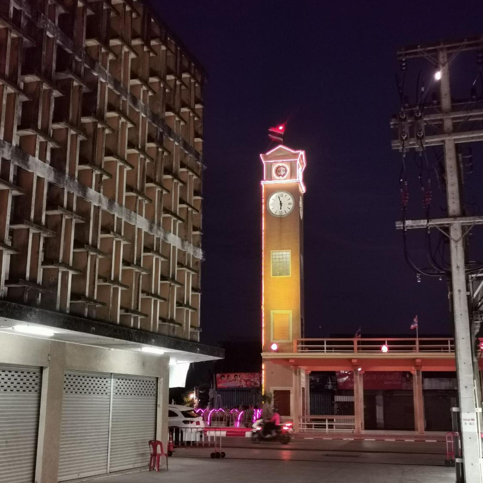 Racha Khong Hotel 1/40