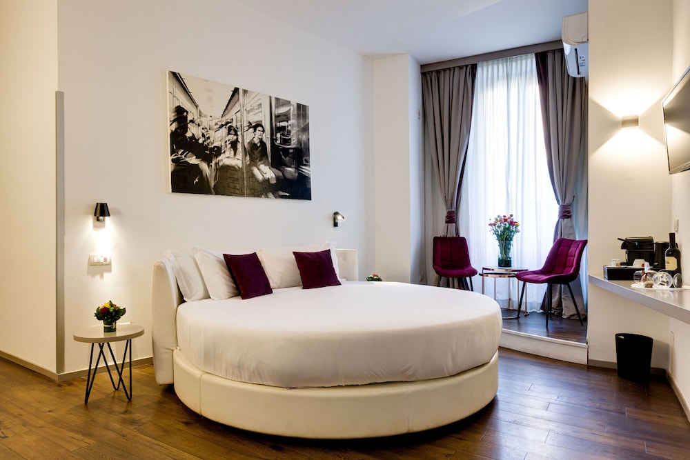 DELUXE, ROUND BED