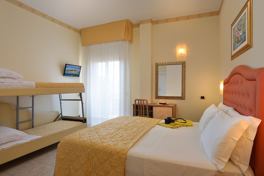 Gaston Hotel 6/45