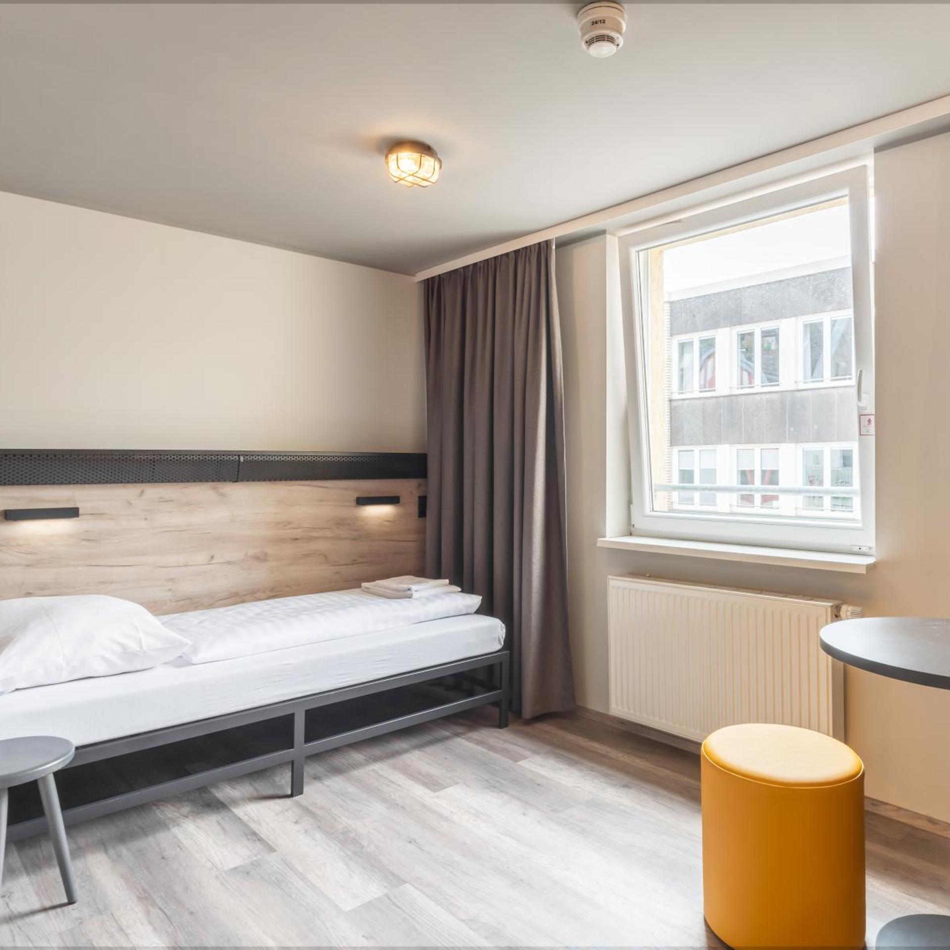 Room, Single
