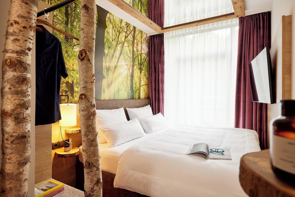 Design, Comfort, King Bed, Forest Side