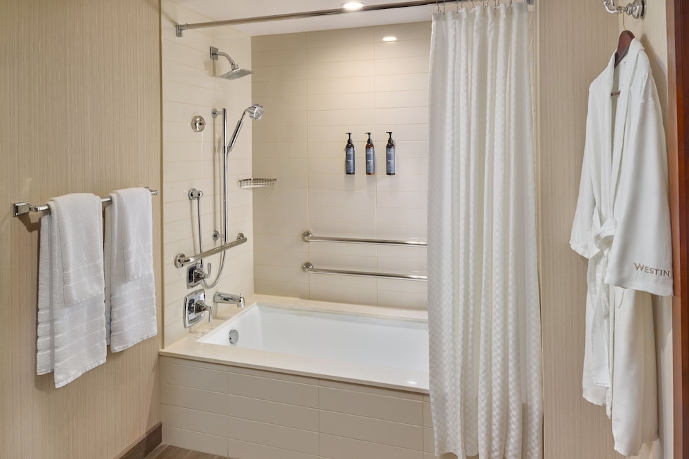 غرفة بسرير كينج بشرفة بإطلالة، The Westin Hilton Head Island Resort and Spa 6/7