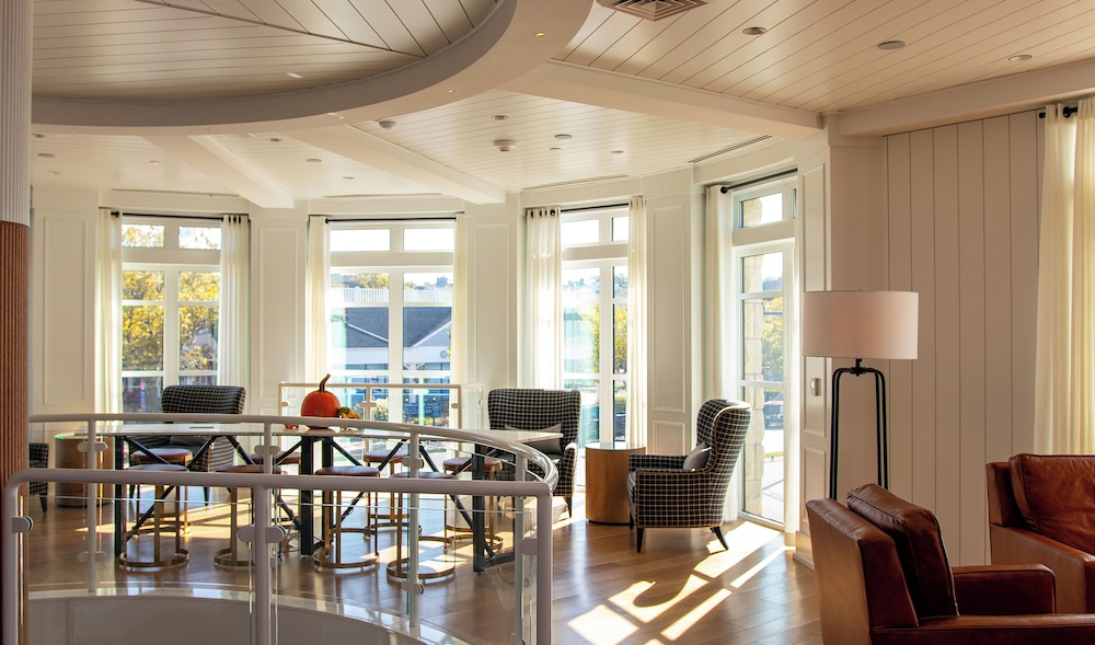 The Brenton Hotel 24/40