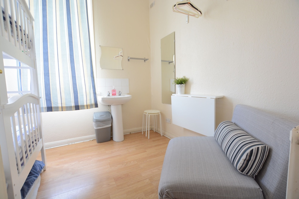 NX London Hostel (ex. New Cross Inn Hostel) 48/64