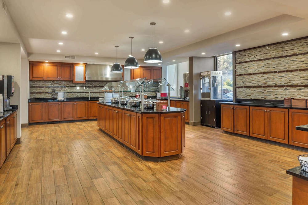 Drury Inn and Suites Southwest St. Louis 4/50