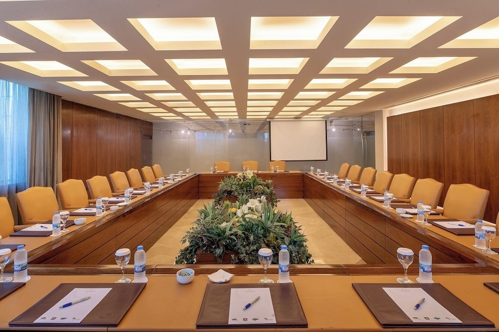 Coral Beach Hotel & Resort Beirut 36/49