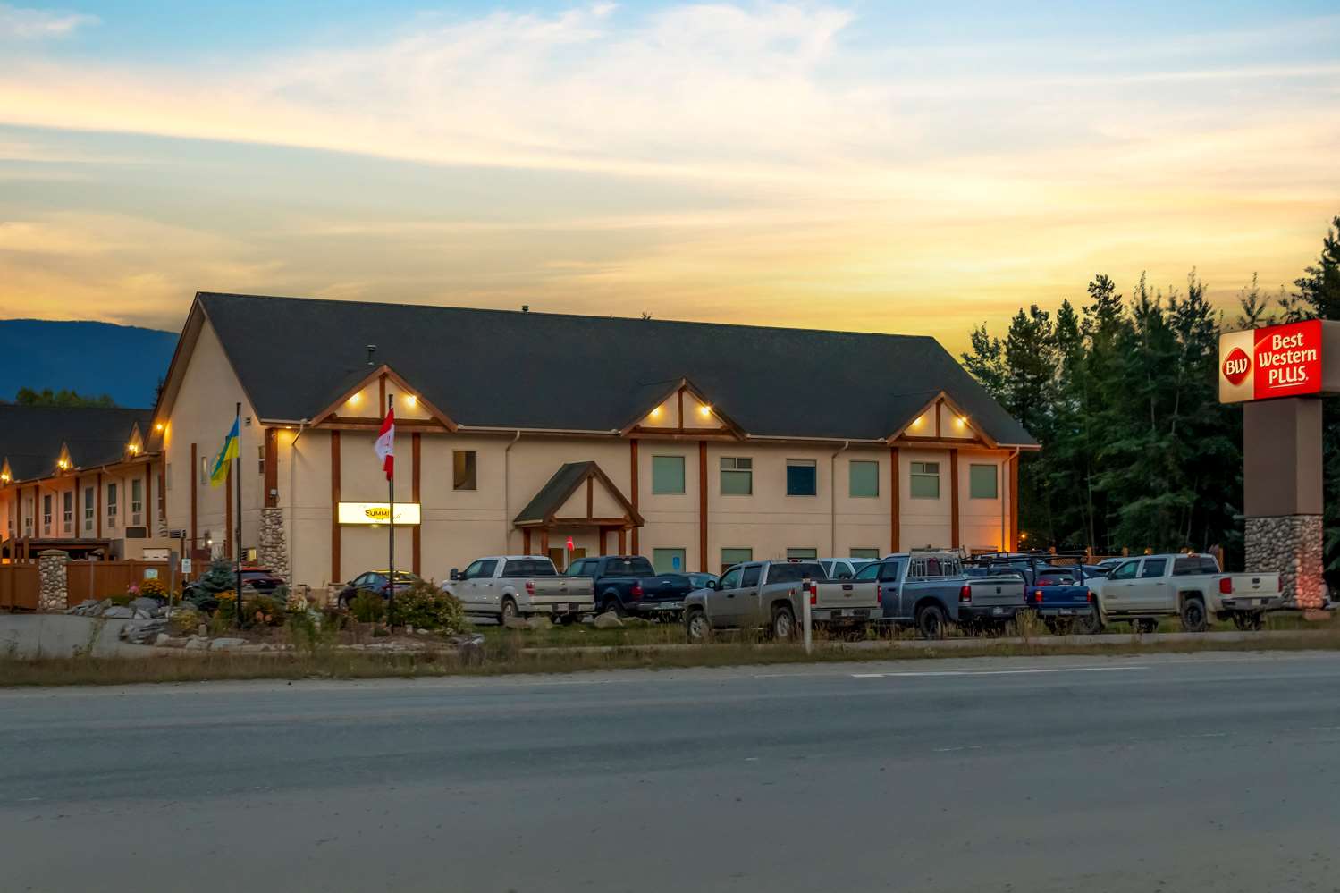 Best Western Plus Valemount Inn & Suites 2/65