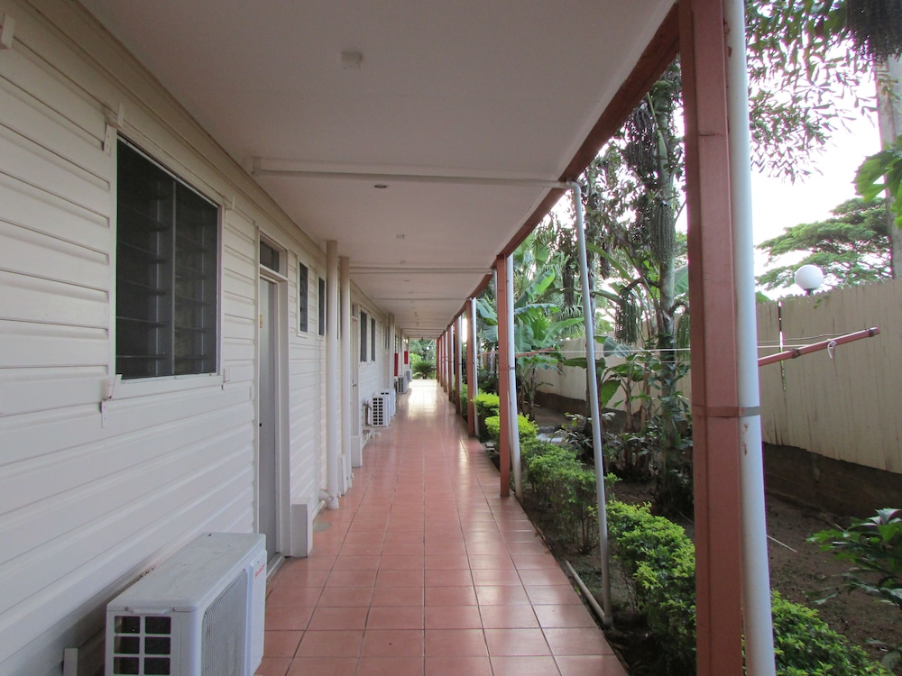 Wailoaloa Beach Resort Fiji 7/76