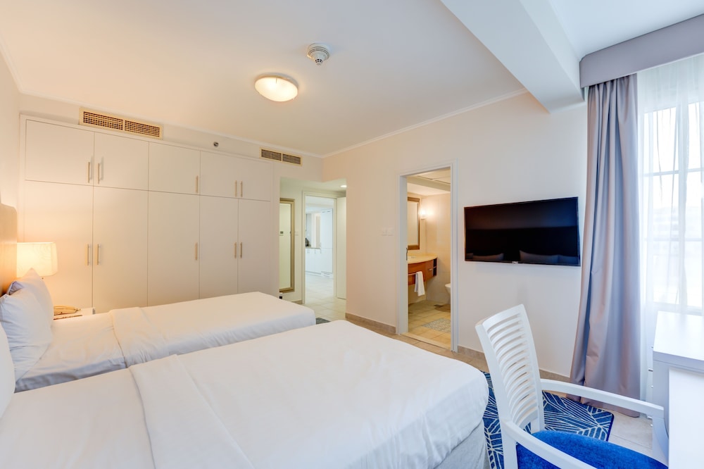 Millennium Lakeview Residence Formerly Copthorne Lakeview Executive Apartments 10/44