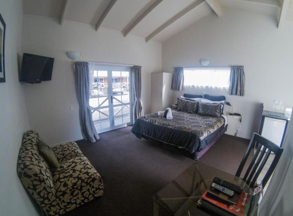 Anchor Lodge Resort 47/73