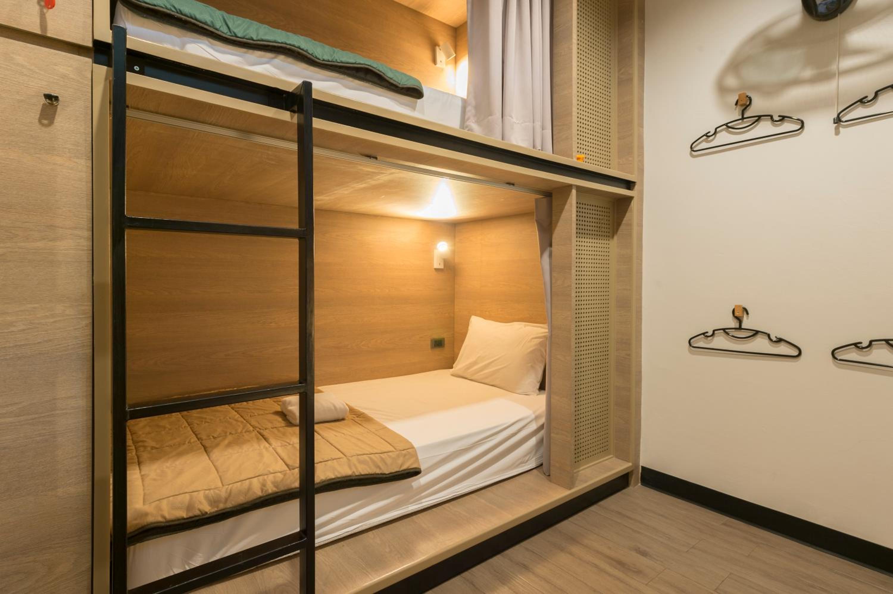 Female Dorm, Female Only, 4 Beds