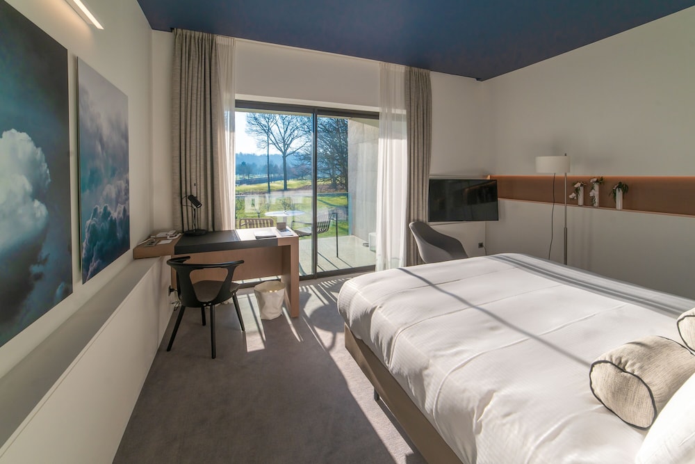 Superior, King Bed, Forest View, Terrace