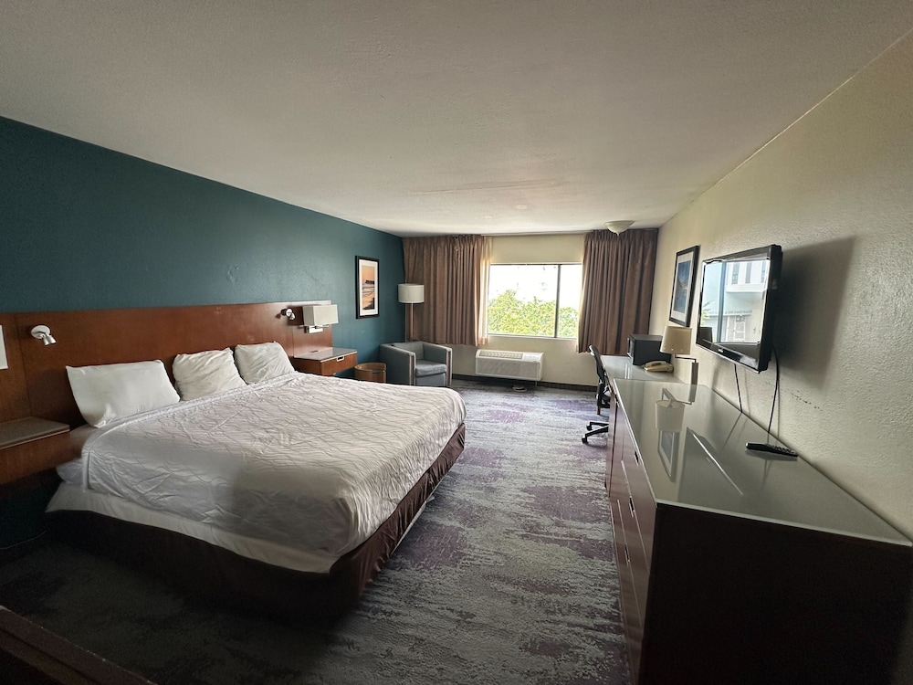Portside Inn & Suites 16/58