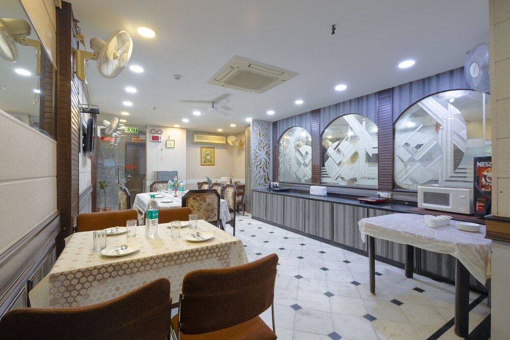 Amar Inn 51/57