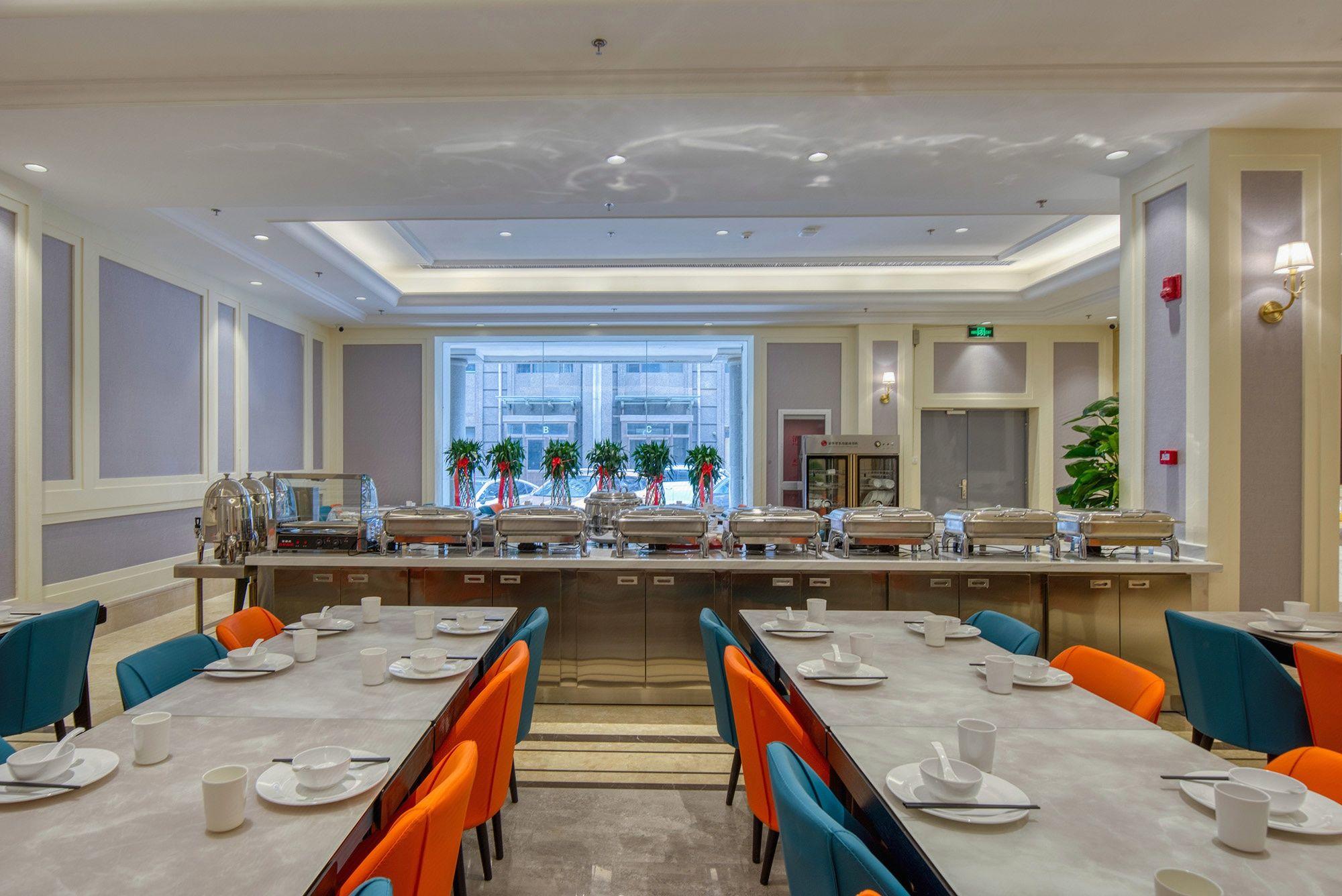 Vienna Hotel (Beijing Changping Science and Technology Park) 36/48