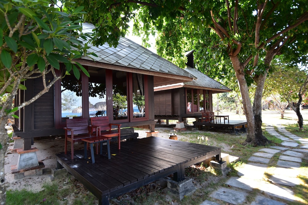 Koh Ngai Thanya Beach Resort 55/65