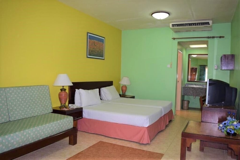 Bukit Merah Laketown Resort 9/43