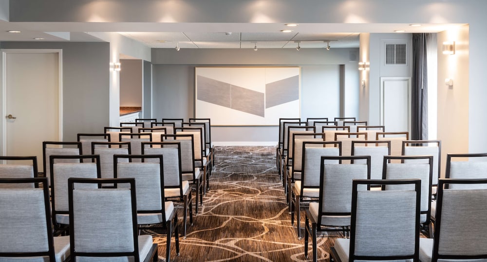 Hyatt Regency Long Island 53/61