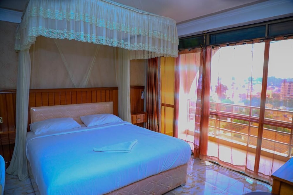 Interservice Hotel 13/44