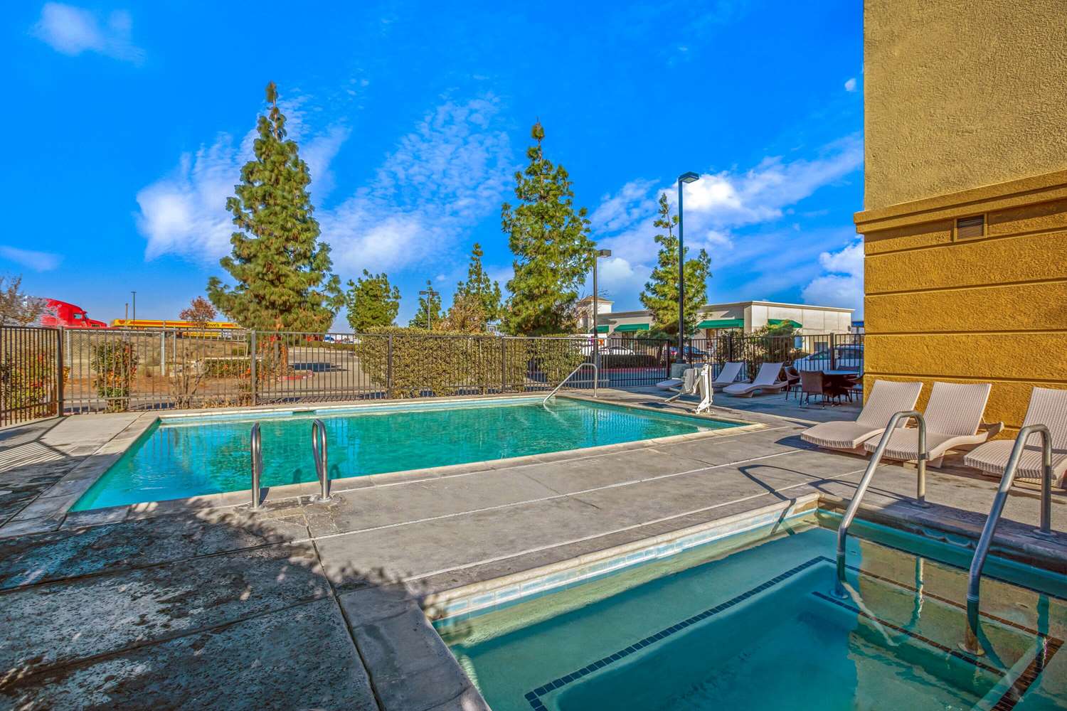 La Quinta Inn Suites Manteca Ripon 25/39