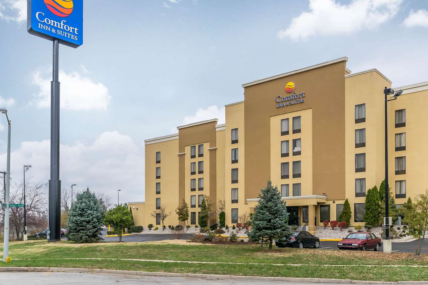 Comfort Inn & Suites Lexington - Hamburg I-75 32/32