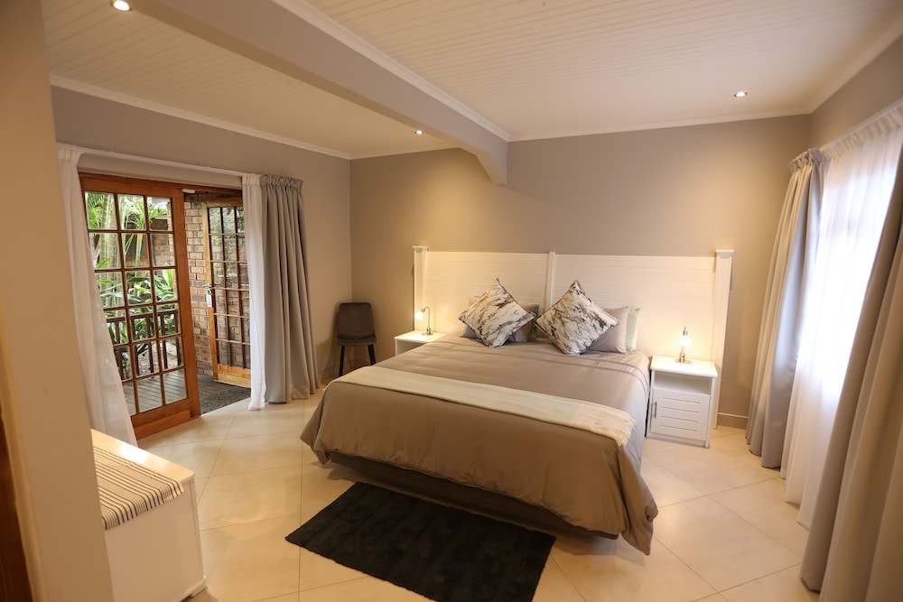 Rhino Coast Guest House 5/25