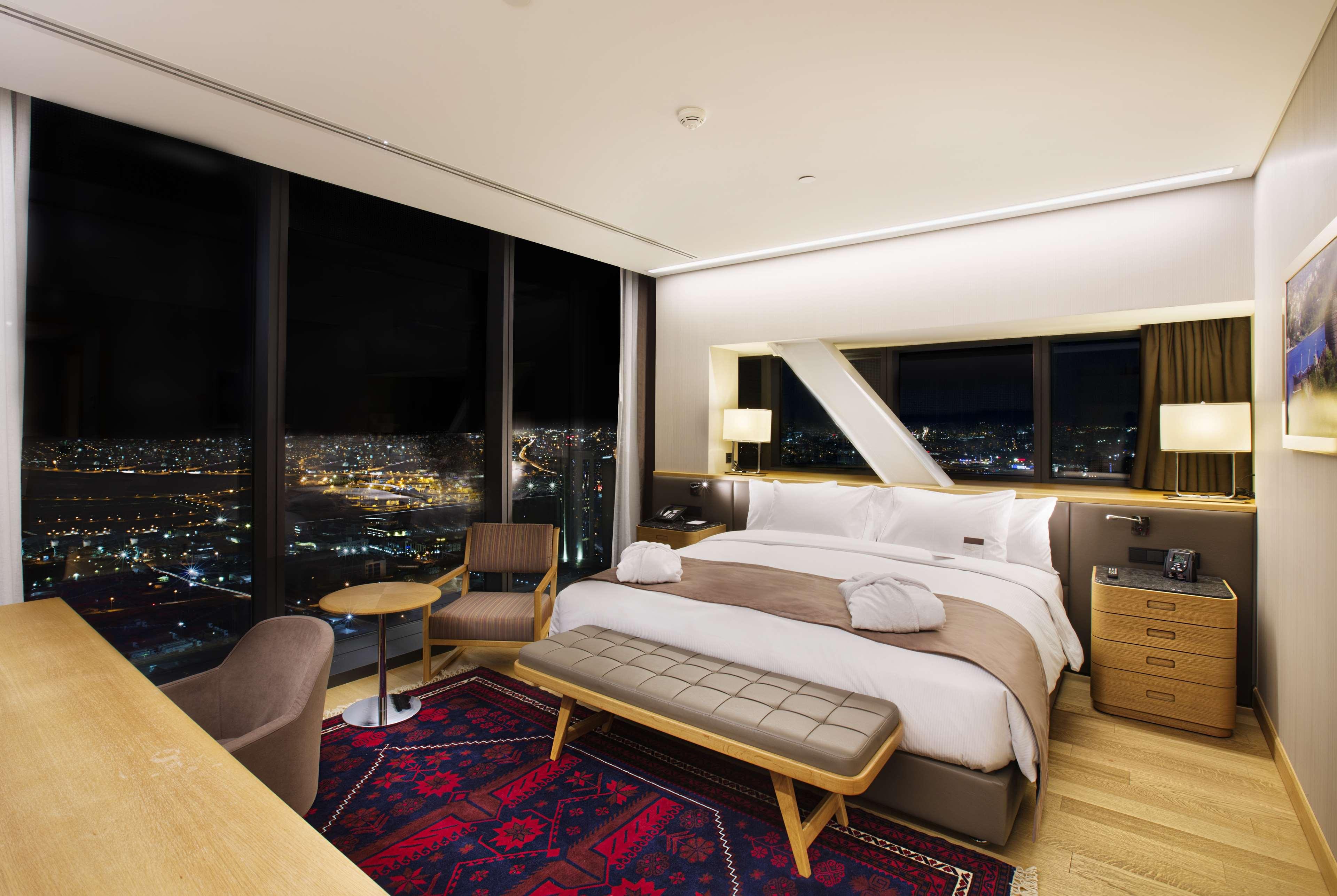 1 BEDROOM, SUITE, KING BED, PANORAMIC VIEW