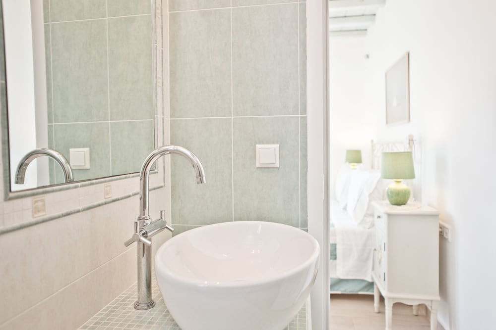 NIRIIDES LUXURY HOMES 44/50