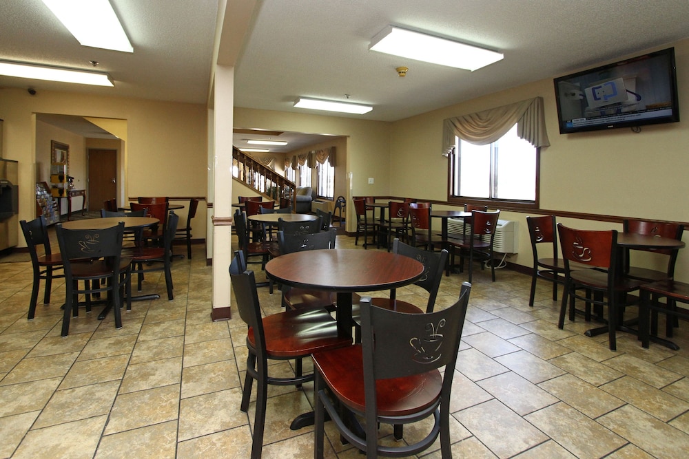 New Victorian Inn and Suites 36/43