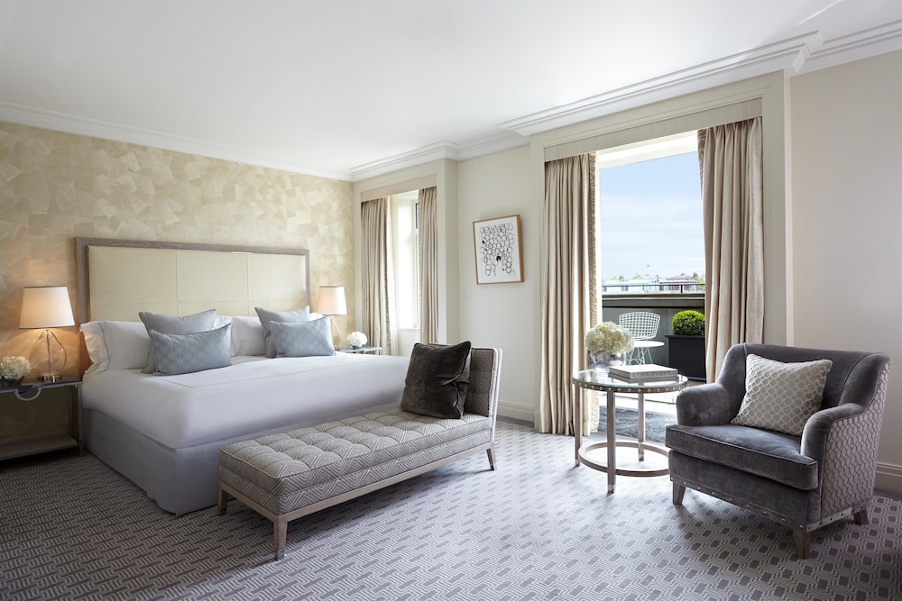 THE BERKELEY HOTEL 46/73