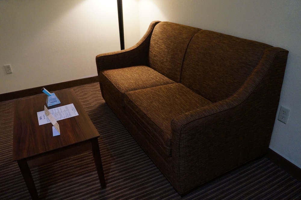 Country Inn & Suites by Radisson, Pickerington, OH 34/47