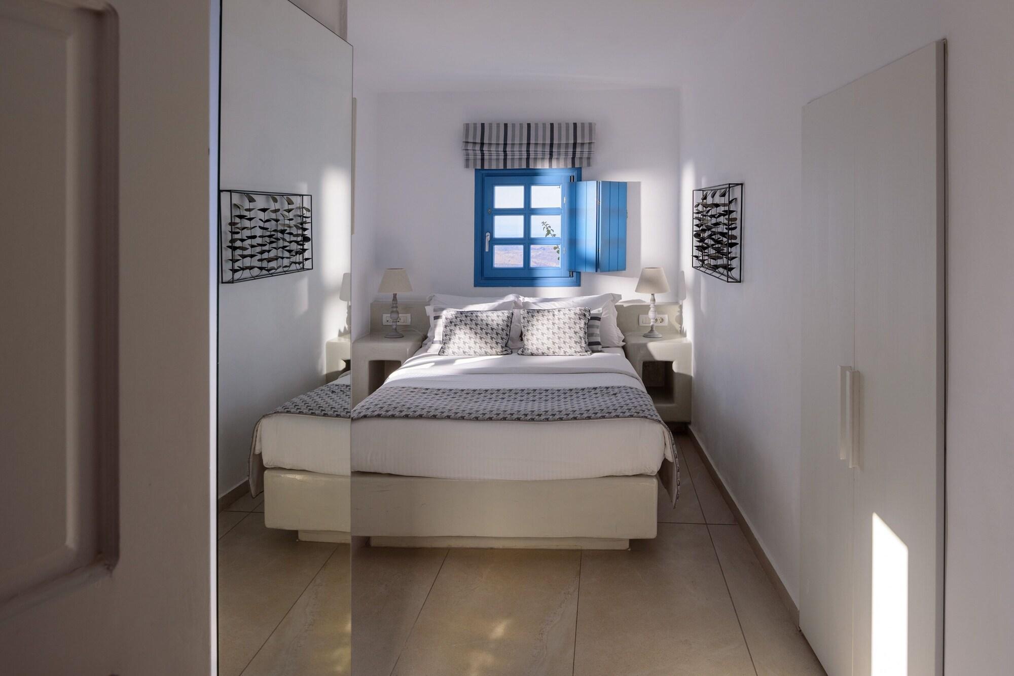 غرفة قياسية بإطلالة على البحر، Kamares Apartments 2/5