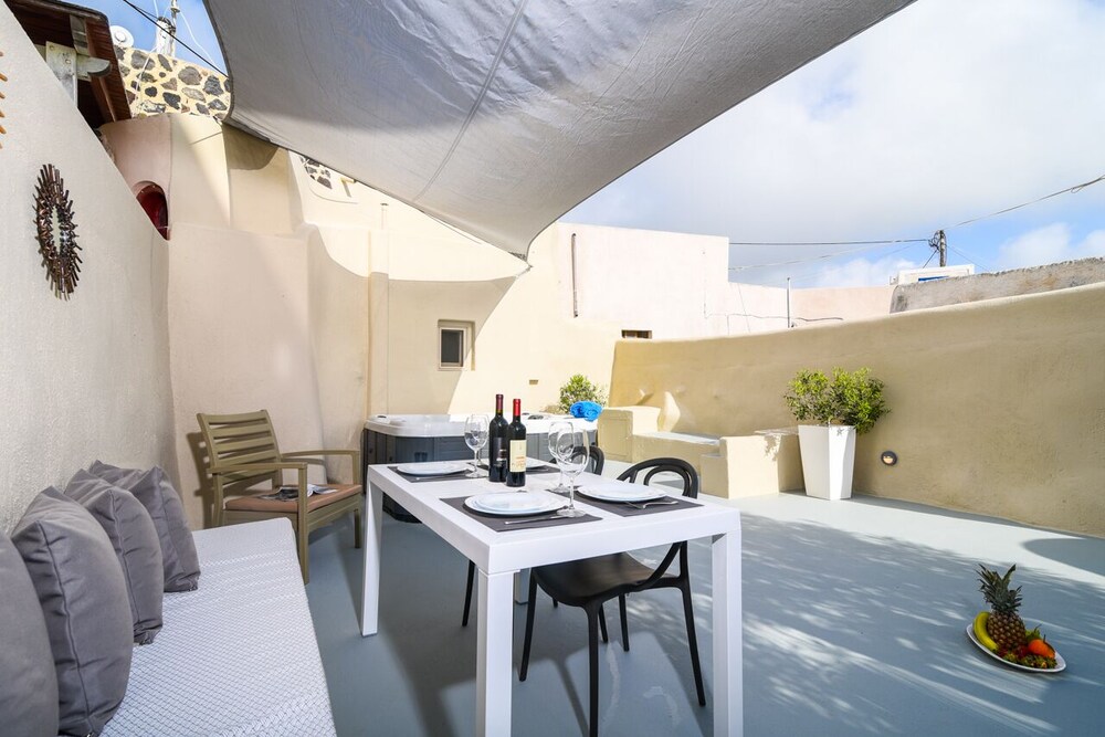 Suite Home Santorini 6/75