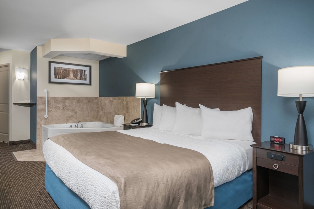 Americinn By Wyndham Winona 10/40