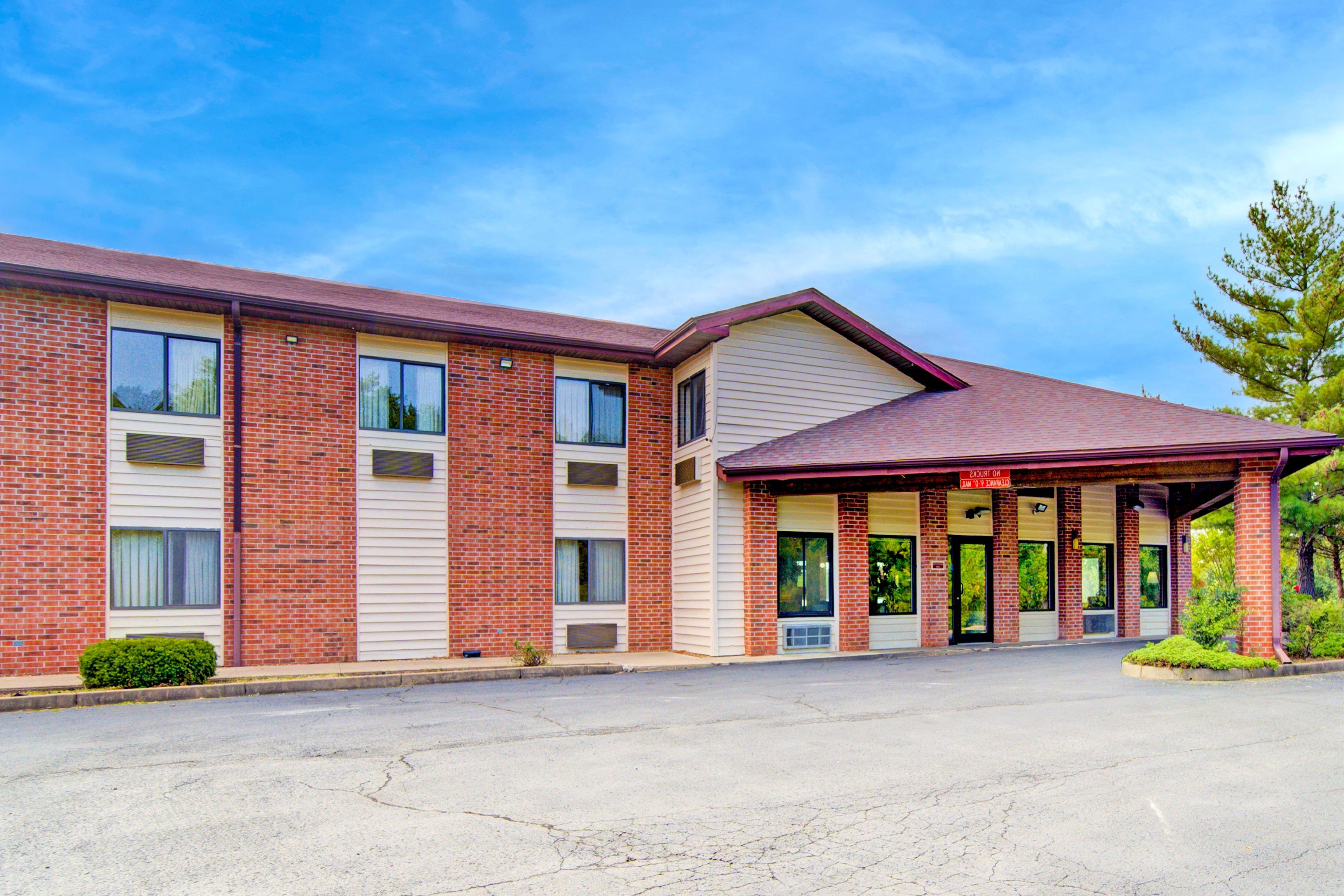 Capital O Amerihost Inn and Suites Fulton Hwy 54 MO in FULTON - MO
