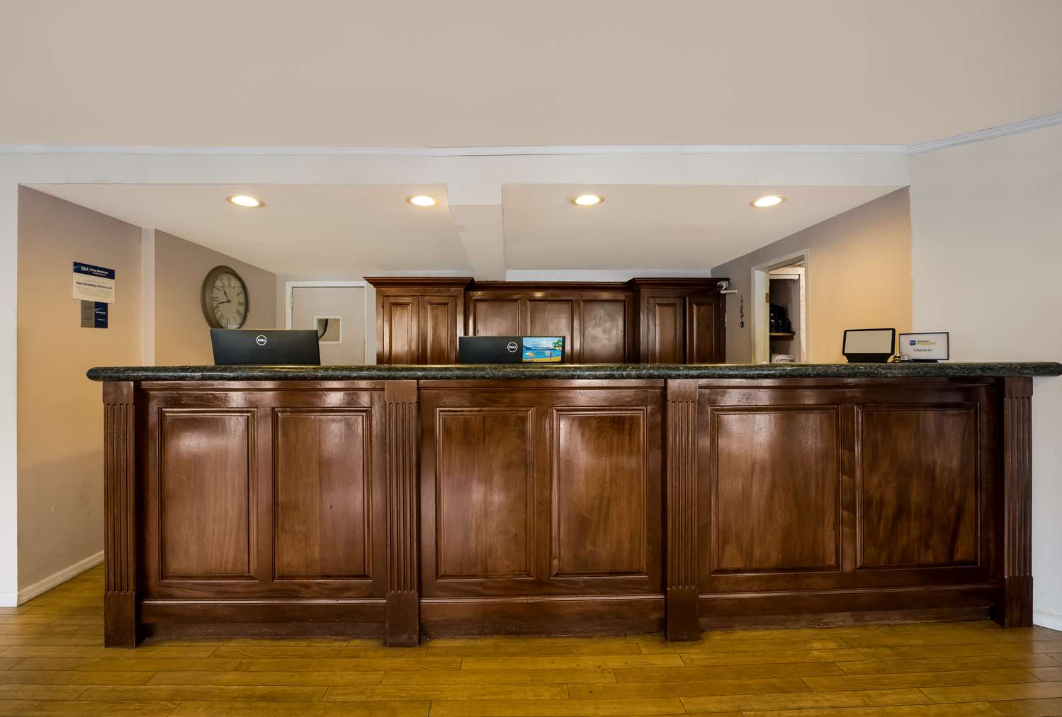 SureStay Plus by Best Western Woodbury Inn 6/35