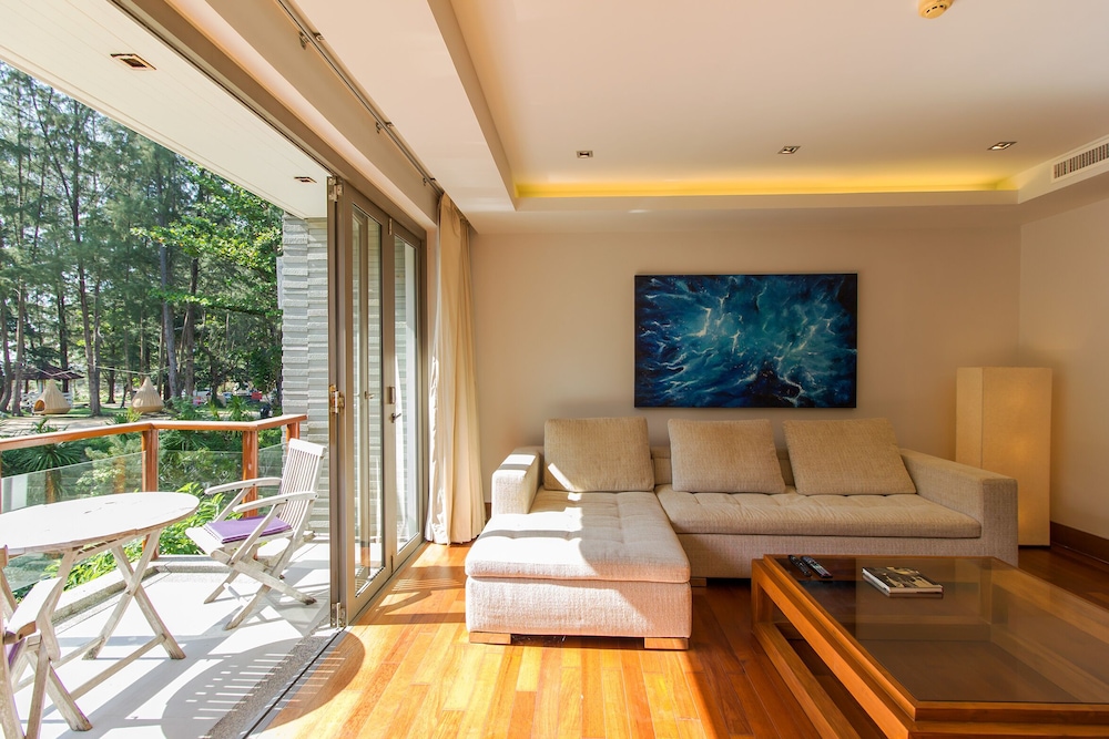 Pearl of Naithon 36/50