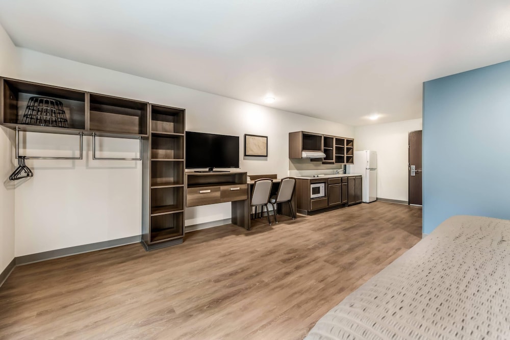 WoodSpring Suites Charlotte - University Research Park 33/50