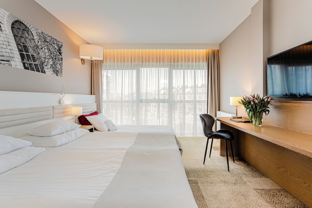 Hotel Platan 17/66