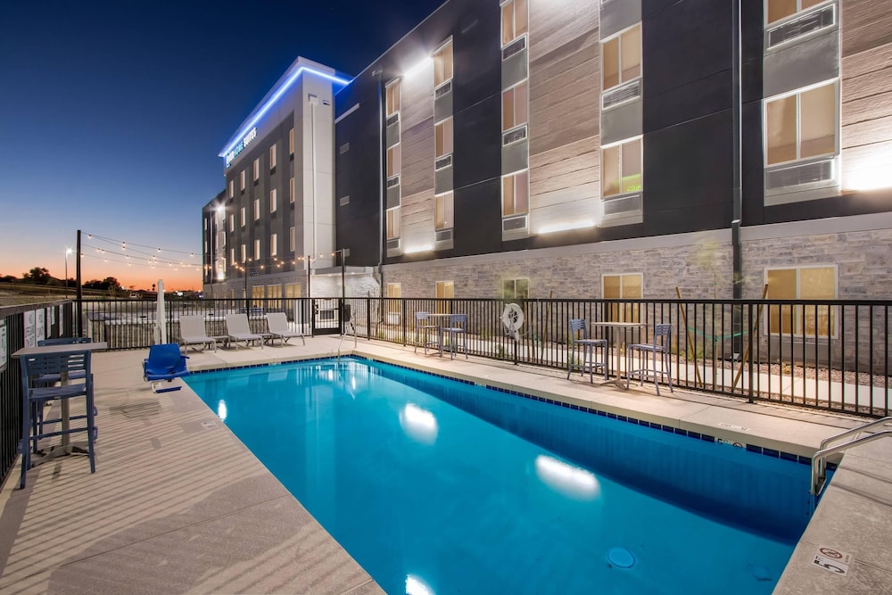 Everhome Suites Yuma East I-8 5/50